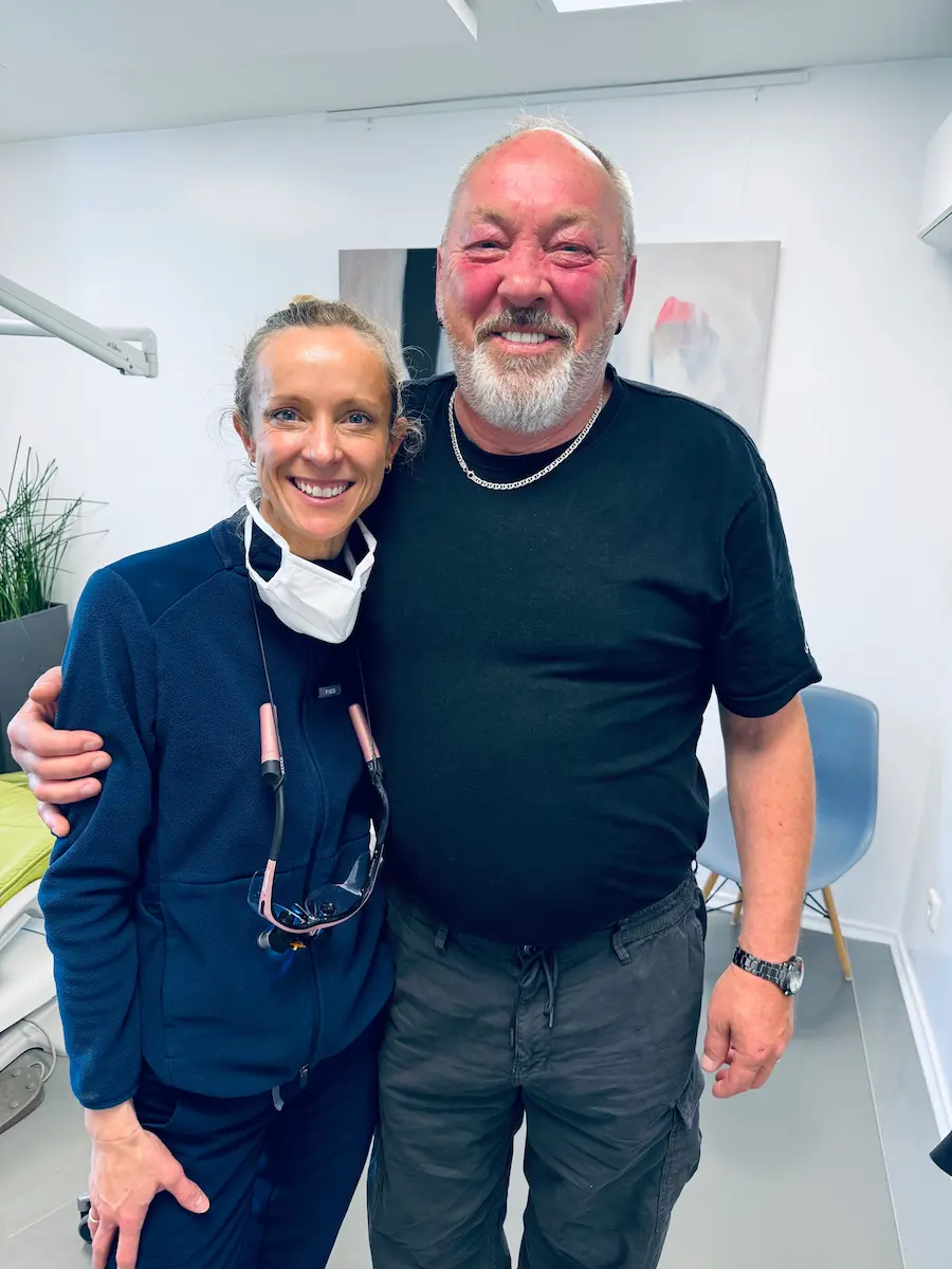 Dr. Barbara Vogtner und Gerhard nach der Behandlung