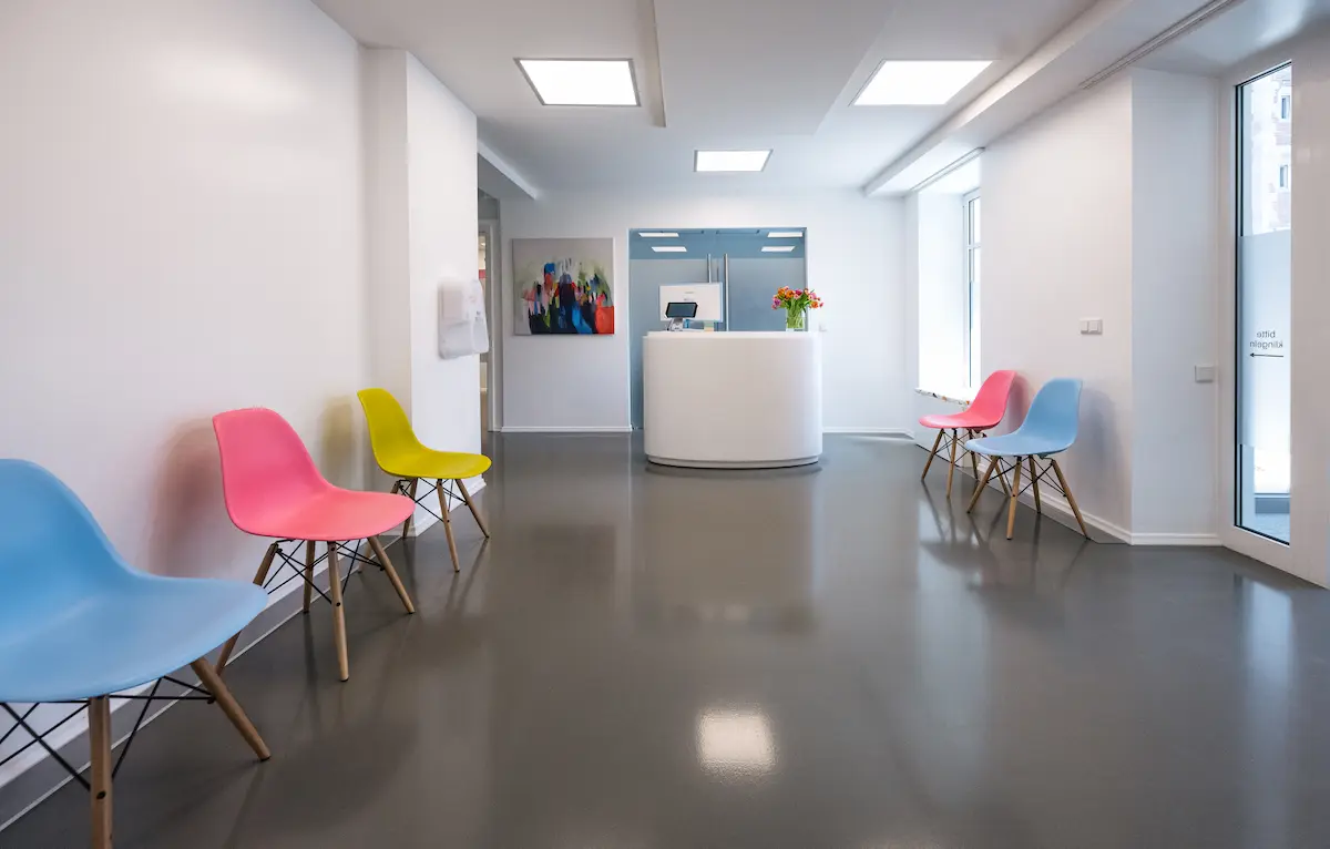 Wartezimmer der Zahnarztpraxis Dr. Vogtner in Ingolstadt